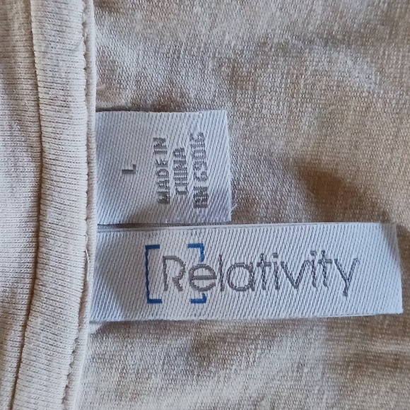 Tshirt by Relativity - Picture 4 of 4